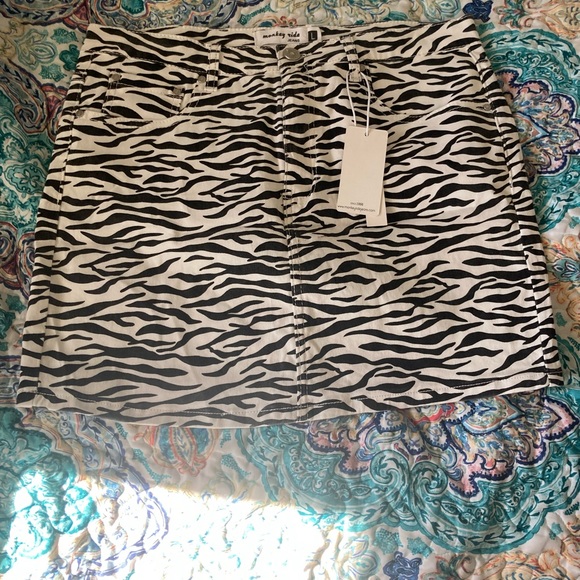 Zebra - Picture 2 of 2